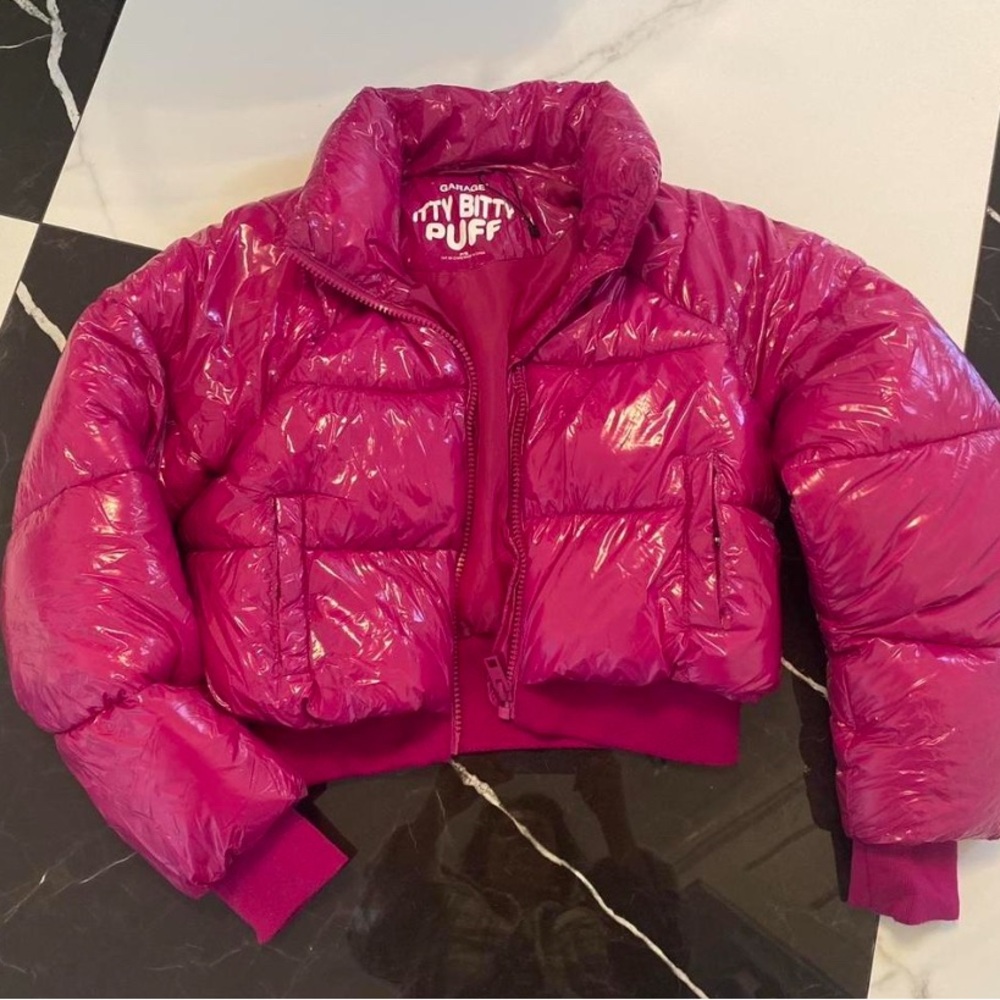 Garage cropped puffer